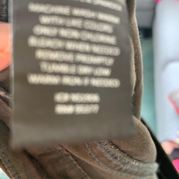 Cropped camo pants. Sanctuary. Size 18 W. - Picture 6 of 6